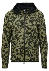 Zelená maskáčová mikina na zip s černými akcenty. Obsahuje přední zip, boční kapsy a kapuci se šňůrkou. Měkká tkanina s hladkým povrchem.