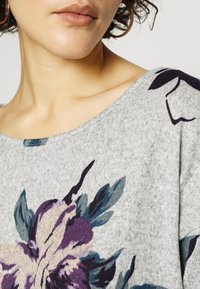 ONLY ONLELCOS AOP JRS NOOS - Camisola de manga comprida - light grey melange