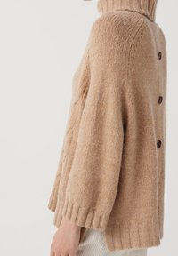 someday. Stickad tröja - mottled light brown