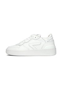 Witte sportieve sneakers van glad leer met een textuur rubberen zool, voorzien van een vetersluiting en minimale stikselaccenten.