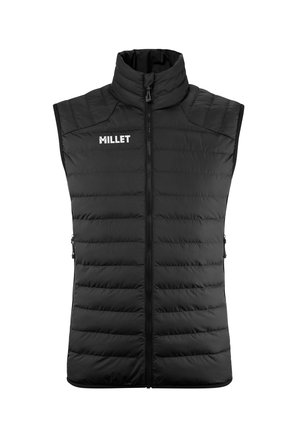Veste matelassée noire sans manches avec col haut, fermeture éclair à l'avant, poches latérales et logo blanc "MILLET" sur la poitrine gauche.