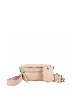 Lichtroze leren riemtas met twee ritsvakken en een verstelbare band, voorzien van een klein bevestigd tasje met logodetail.