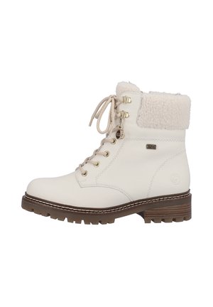 Bottines en cuir blanc avec un col en fausse fourrure, un devant à lacets, du matériel en tone doré et une semelle en caoutchouc brun texturé.
