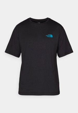 Sort bomulds t-shirt med korte ærmer, prydet med et turkist logo på venstre brystområde. Enkel design med rund halsudskæring.