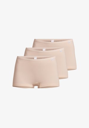 Drei beigen nahtlose Damen-Boyshort-Unterhosen übereinandergestapelt mit kleinen weißen Markentags am Bund.