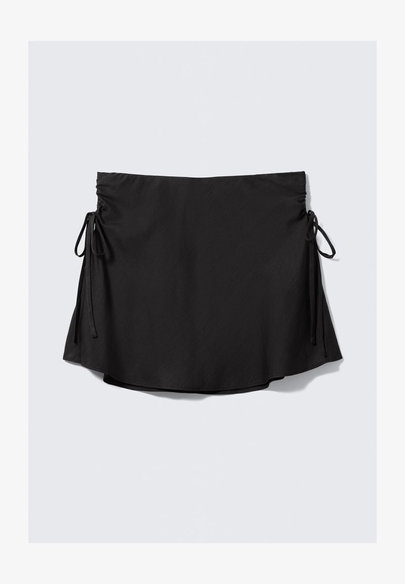 Gonna in tessuto nero dalla texture morbida, con coulisse regolabili su ciascun lato e orlo sagomato. Design semplice e moderno.