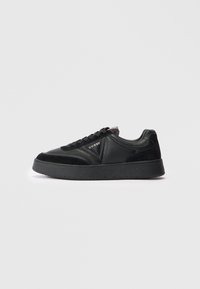Non selezionato, black