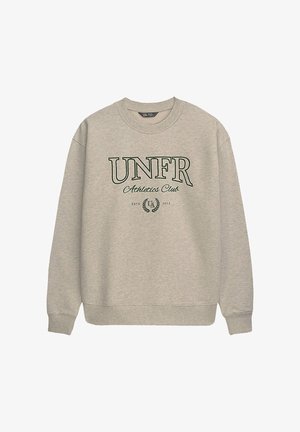 Grauer Sweatshirt mit geripptem Rundhalsausschnitt und langen Ärmeln. Mit dem Aufdruck "UNFR Athletics Club" in Grün, darunter ein Lorbeerkranz und das Datumsdetail.
