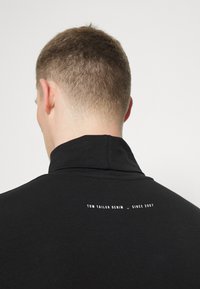 TOM TAILOR DENIM TURTLENECK LONGSLEEVE - Camisola de manga comprida - black