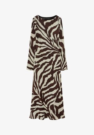 Langärmliges Kleid aus weichem Stoff mit einem braun- und cremefarbenen Zebra-Streifenmuster, einem runden Ausschnitt und einer fließenden Silhouette.