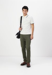 Thumbnail Image 3