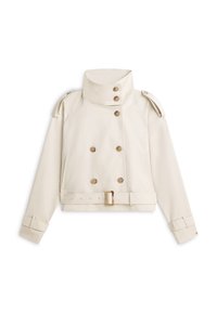 Κοντό, μπεζ trench παλτό με ψηλό γιακά, διπλό κούμπωμα, κουμπιά σε χρυσή απόχρωση και ζώνη στη μέση.