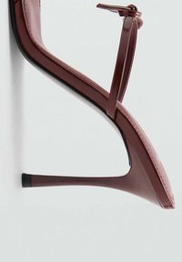 Mango MORLA - Pantofle na podpatku - bordeaux