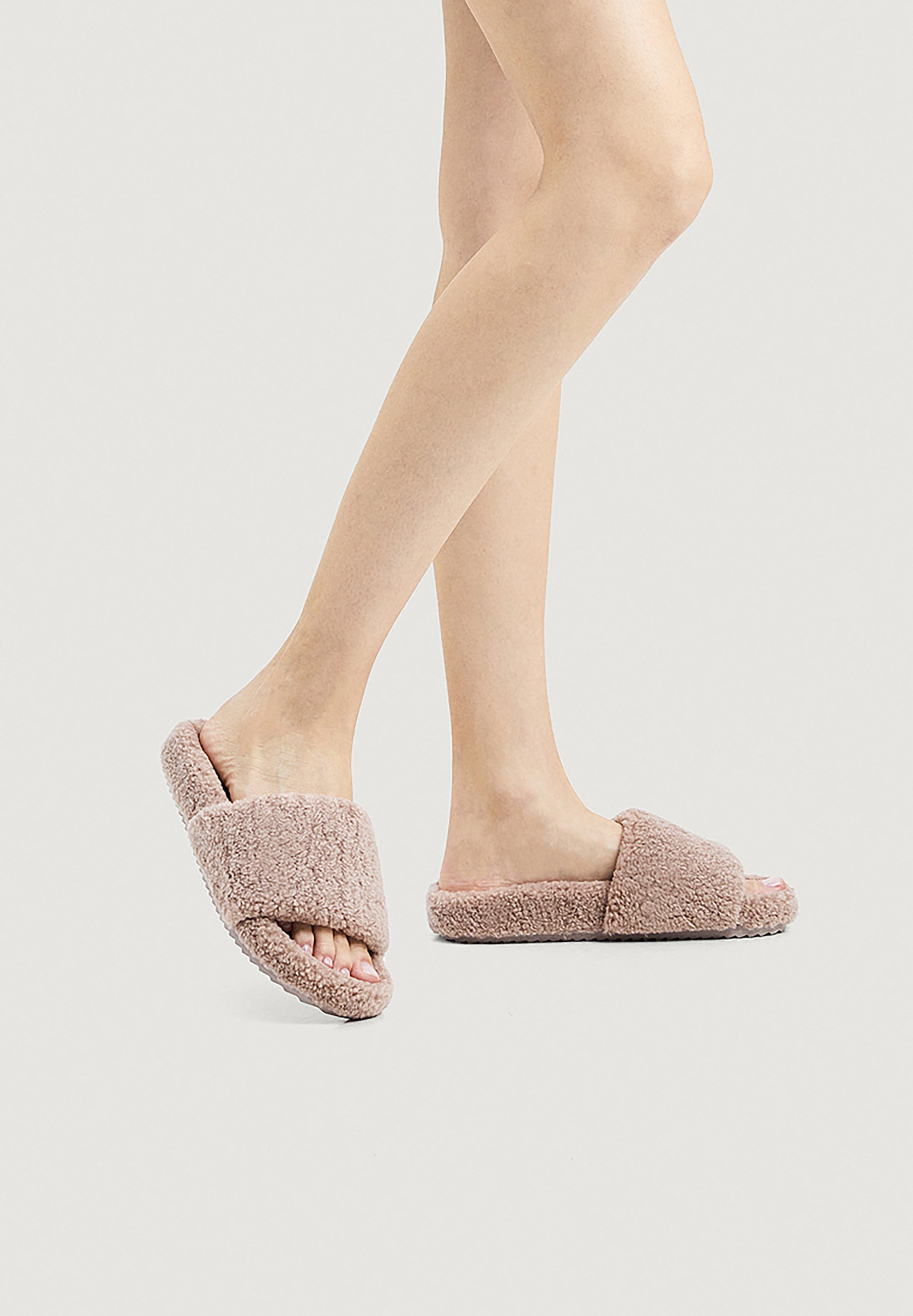 oysho klapki damskie