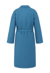 Blaue Bademantel mit Waffelstruktur, langen Ärmeln, einem Gürteltäschchen und einem Schalkragen, mit schulterlangem Schnitt und ohne sichtbare Verschlüsse.