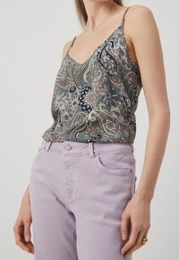 Vero Moda Toppi - mottled olive
