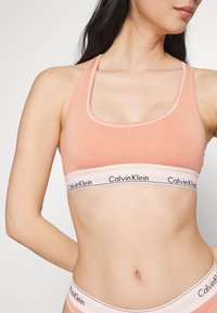 Calvin Klein Underwear UNLINED BRALETTE - Topp - rust