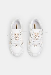 Bata Tossud - bianco
