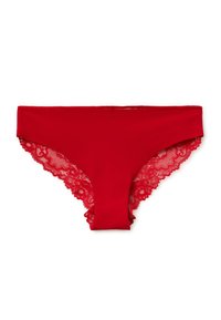 Mutandine di cotone rosse con bordo in pizzo lungo i bordi. Il design presenta una texture morbida e liscia e una forma a vita bassa.
