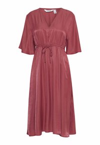 Robe rose en tissu lisse avec un col en V, des manches courtes à volants, une taille ajustable avec cordon de serrage et une silhouette fluide.