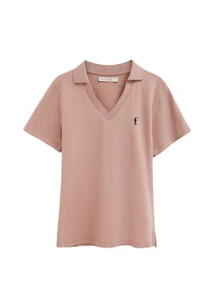 Lys brun kortærmet polo med V-hals og lille sort broderet figur på venstre bryst.