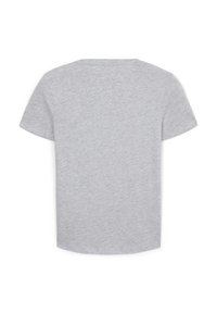 T-shirt grigio a maniche corte realizzato in tessuto morbido. Presenta un colletto girocollo e un orlo leggermente curvato, senza loghi o motivi visibili.