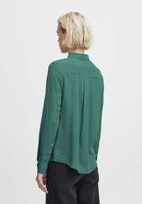 ICHI IHMain - Camicia - cadmium green