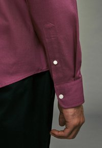 Next BUTTON DOWN OXFORD FIT - REGULAR FIT - Majica - magenta purple