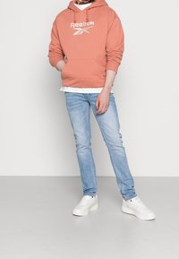 Reebok Classic Felpa con cappuccio - coral