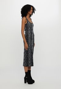 MICHAEL Michael Kors VIPER  - Gebreide jurk - black