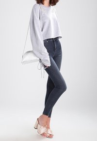 Missguided Felpa - grey