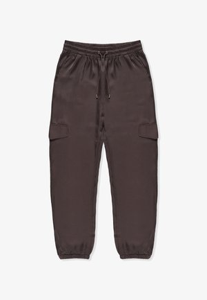 Pantaloni cargo a vita alta in satin marrone scuro con coulisse, tasche laterali e polsi elastici alle caviglie. Texture liscia.