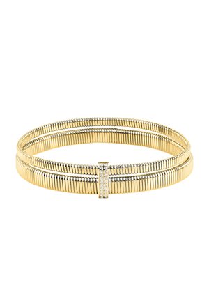 Bracciale a spirale in tono oro con design a doppio strato e una piccola chiusura rettangolare decorata con cristalli trasparenti.