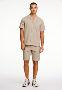 Lindbergh SHIRT - Camisa - stone