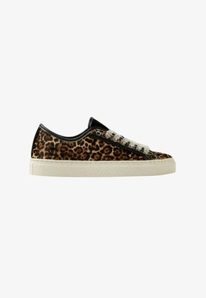 D.A.T.E., Sneaker low - marrone
