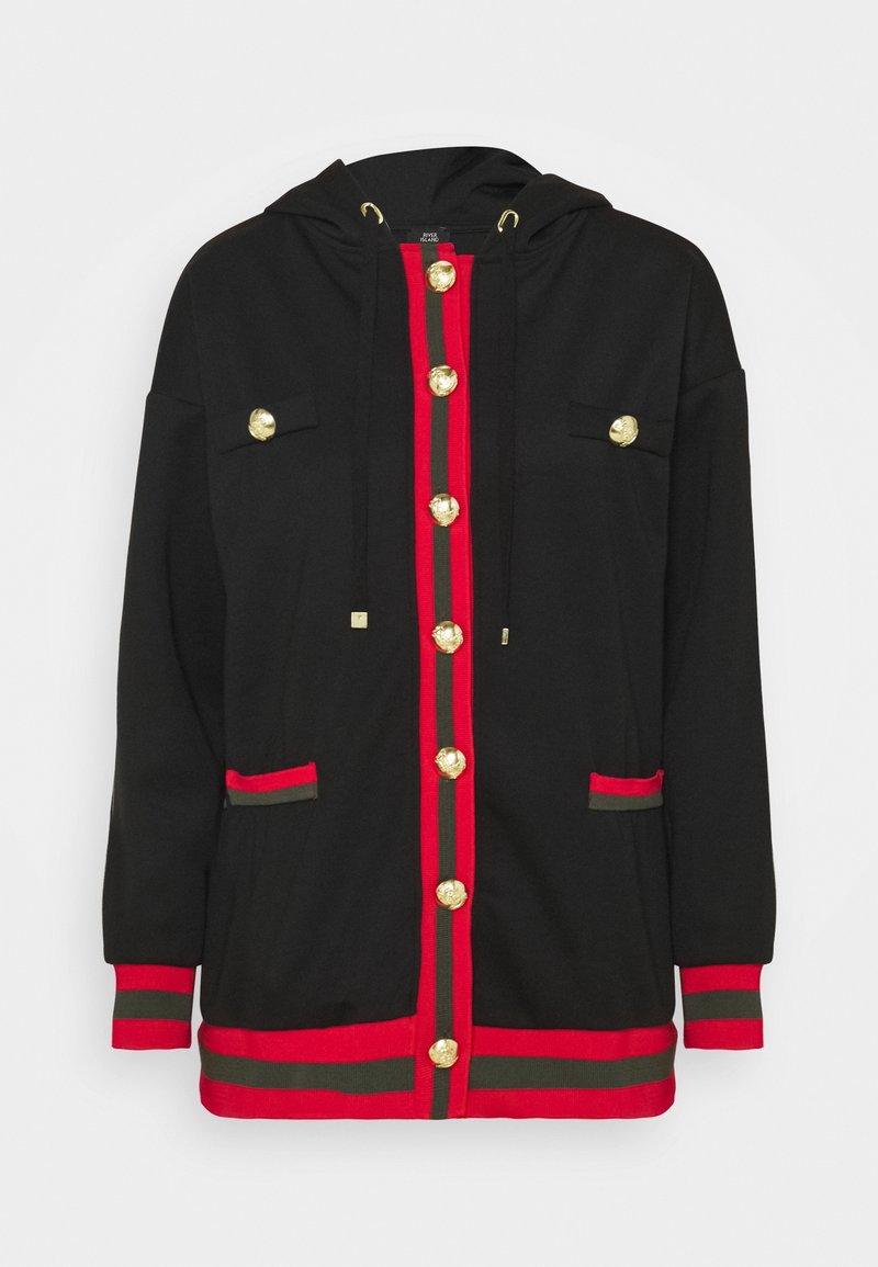 Sudadera negra con capucha, botones dorados, rayas rojas y verdes, bolsillos delanteros y una silueta relajada. Material suave y diseño casual.