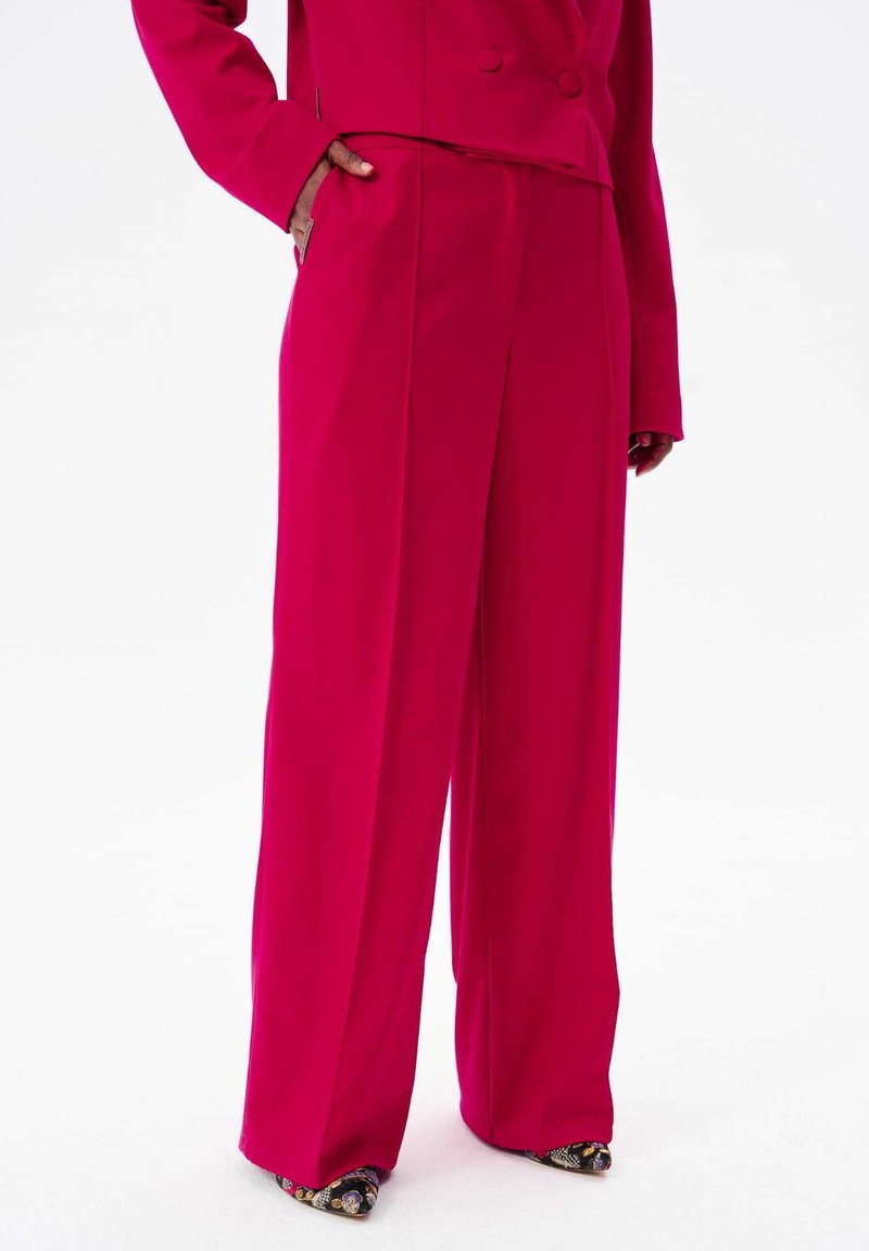 blue shadow DEMI - Broek - czerwony