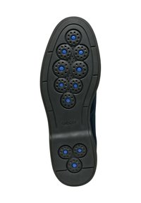 Semelle de chaussure en caoutchouc noir présentant huit trous de ventilation circulaires bleus et des motifs texturés pour l'adhérence, avec le logo "GEOX" sur le côté.