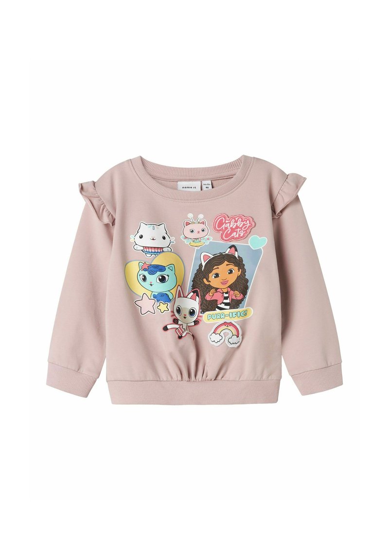 Suéter infantil de color rosa claro con detalles de volantes en los hombros y personajes de dibujos animados de Gabby Cats en colores vivos, junto con gráficos de arcoíris en el frente.