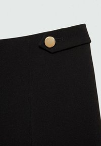 Mango Hlače - black