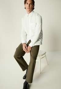 Next LONG SLEEVE REGULAR FIT - Zakelijk overhemd - white
