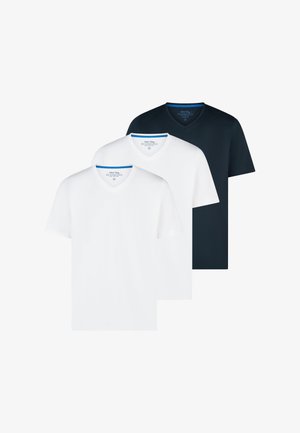 Tre herre T-shirts med V-hals og korte ærmer i hvid, hvid og marineblå, vist overlappende mod en hvid baggrund.