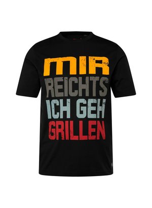 T-shirt noir à manches courtes avec un texte audacieux multicolore : phrases jaunes, grises, bleues et rouges disposées verticalement. Texture en coton.