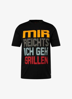 T-shirt noir à manches courtes avec un texte audacieux multicolore : phrases jaunes, grises, bleues et rouges disposées verticalement. Texture en coton.