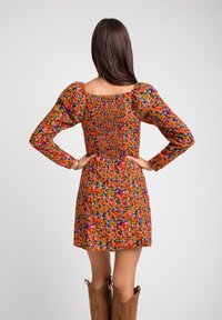 Swing Fashion BESOS pomarańczowy