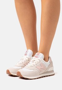 new balance 574 rose pale