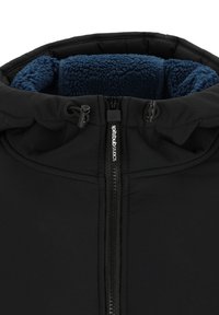 Schwarze gepolsterte Jacke mit einem Kragen aus marineblauem Fleece, ausgestattet mit einem zentralen Reißverschluss und verstellbaren Kordeln an der Kapuze für einen engen Sitz.
