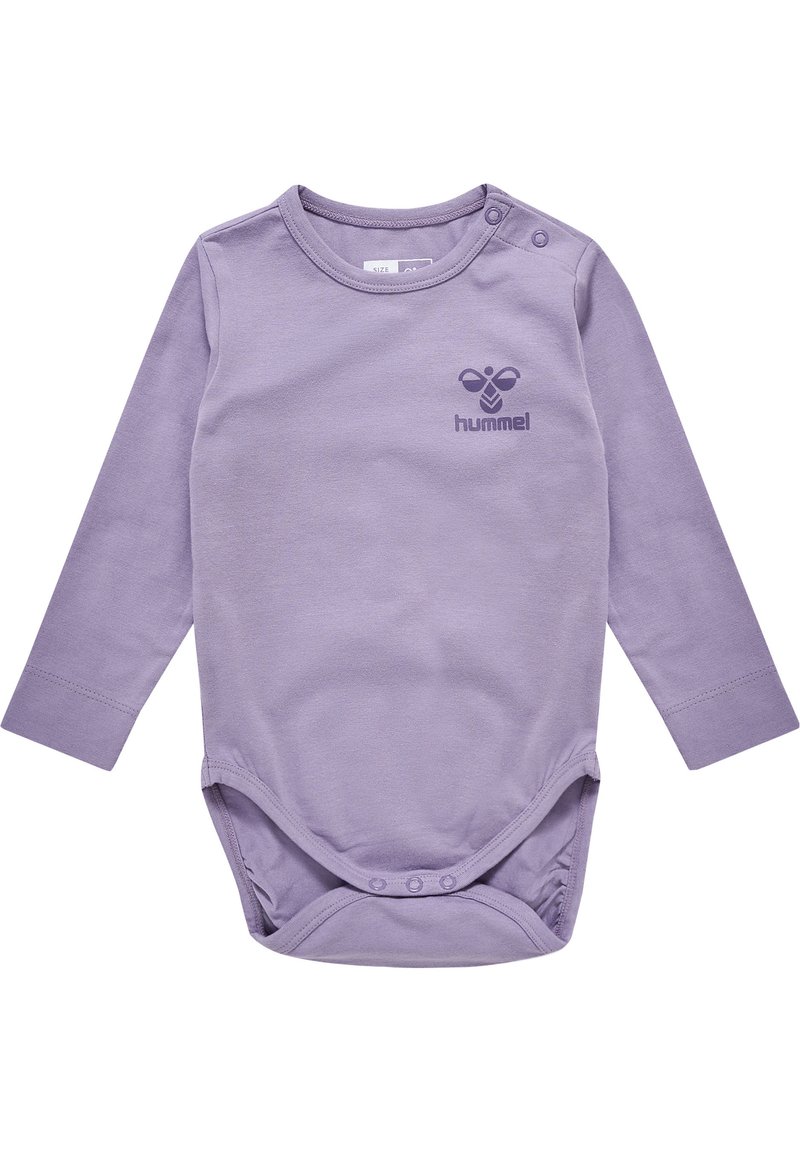 Langsleeve baby bodysuit in lichtpaarse katoen met een ronde hals, drukknopen op de schouder en een klein "hummel" logo op de borst.