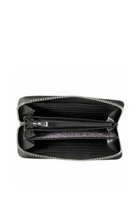 Zwarte leren portemonnee met ritssluiting, meerdere kaartsleuven, een ritsvak en een gestructureerde buitenkant. Het interieur heeft een logopatroon.