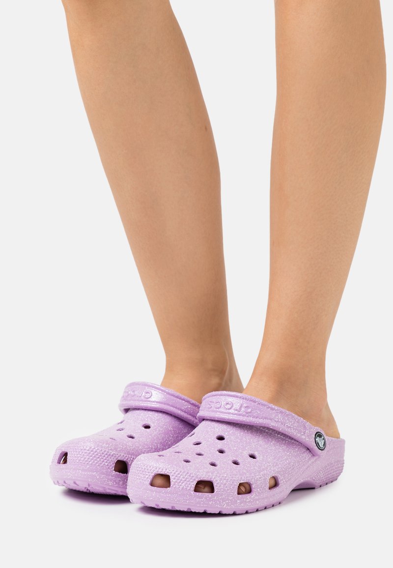 Crocs CLASSIC GLITTER - Tamancos - orchid